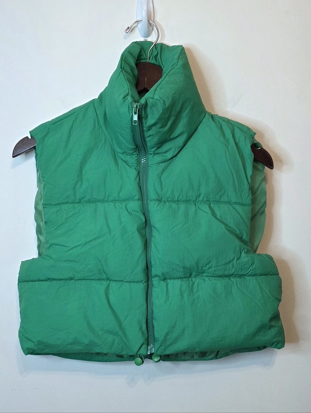 Green Cropped Puffer Vest Full Stand Collar Drawcord Hem Size Small